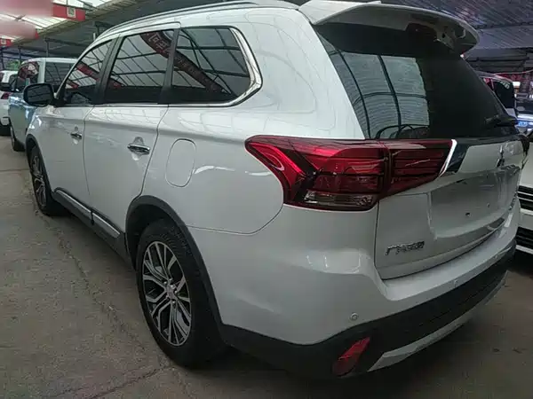 Mitsubishi Outlander 2018