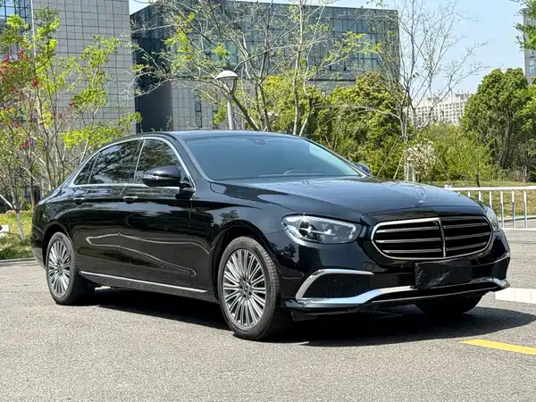 Mercedes-Benz E-Class 2022
