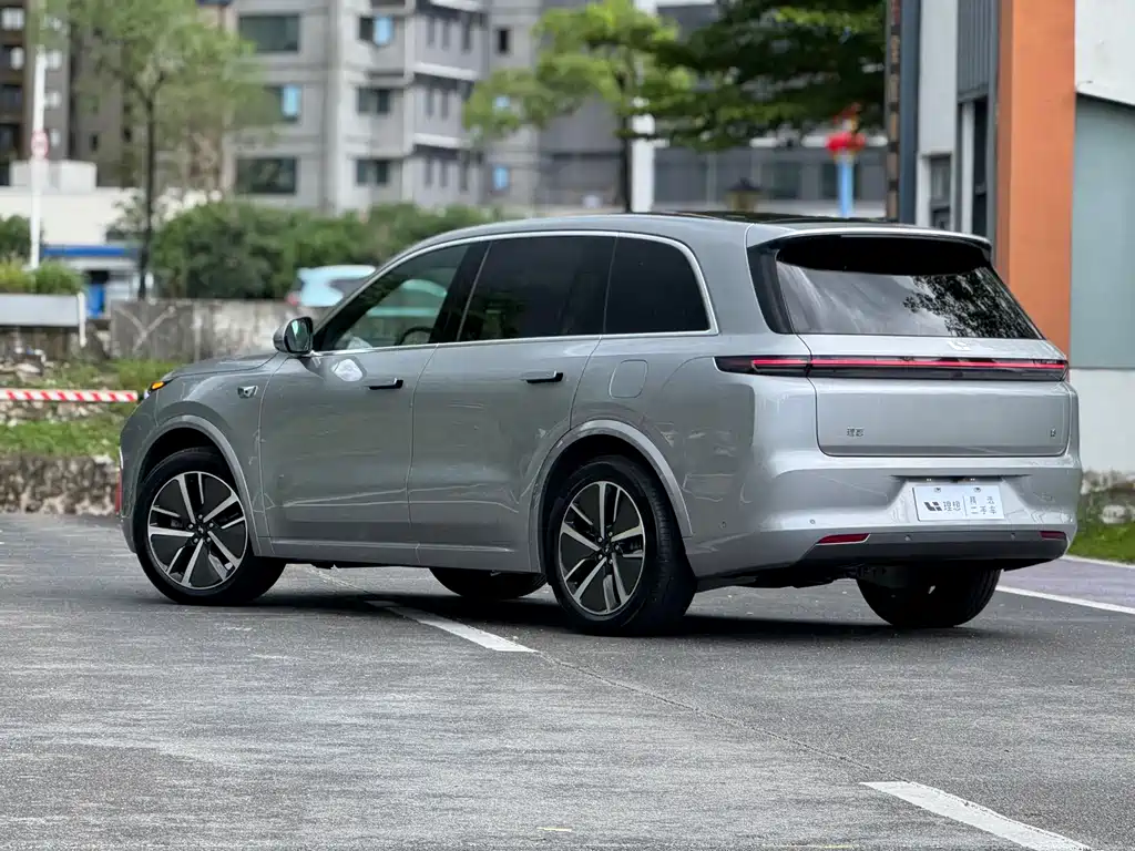 Li Auto Li L8 2024