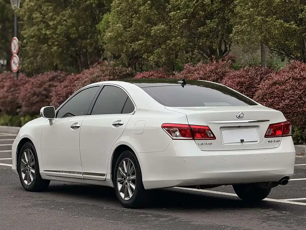 Lexus ES 2012