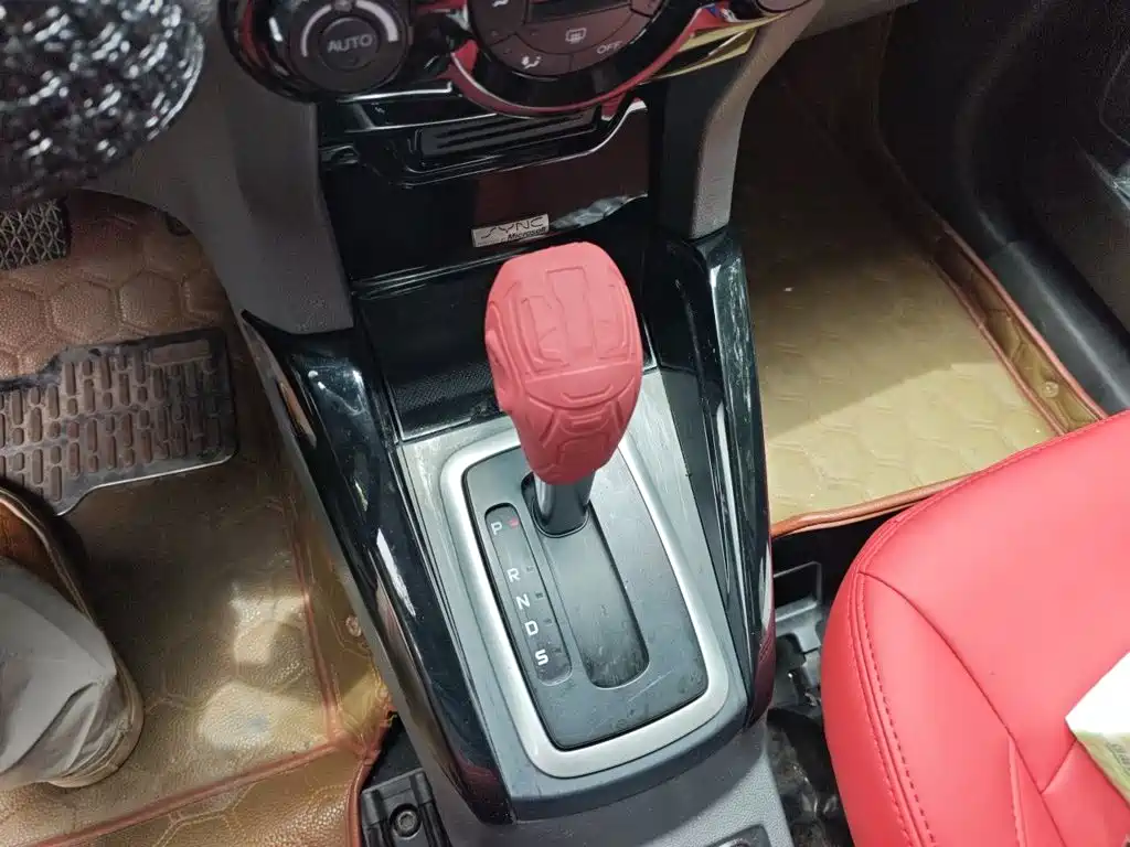 Ford Ecosport 2014 — фото 11