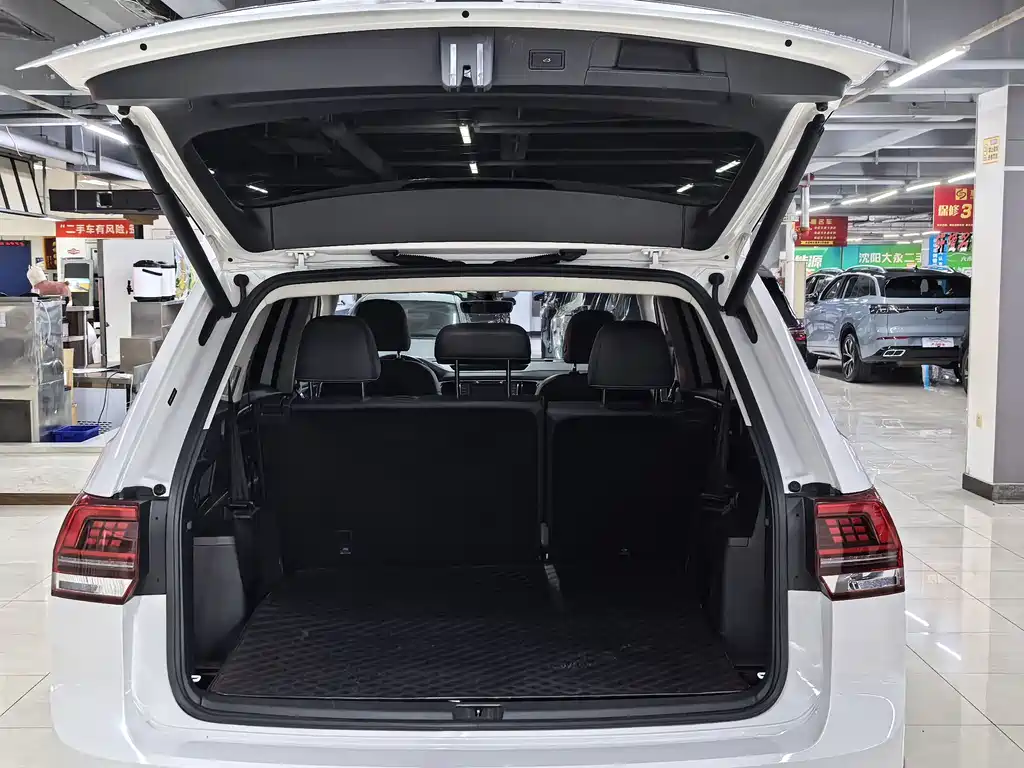 Volkswagen Teramont 2018 — фото 18