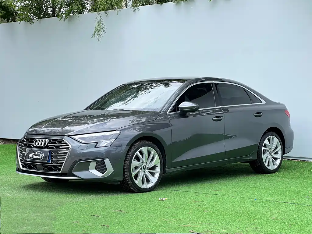 Audi A3 2022 — фото 1