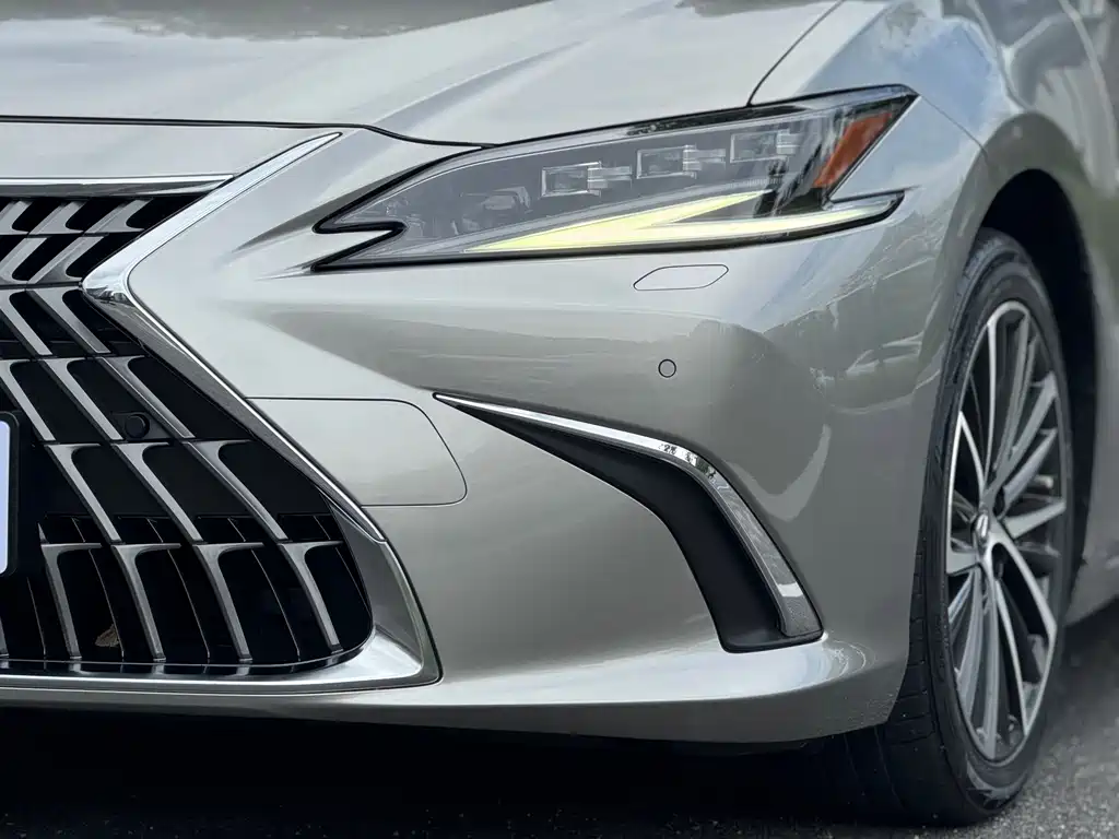 Lexus ES 2022 — фото 14