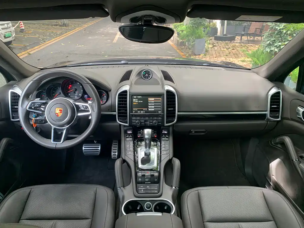 Porsche Cayenne 2015 — фото 8