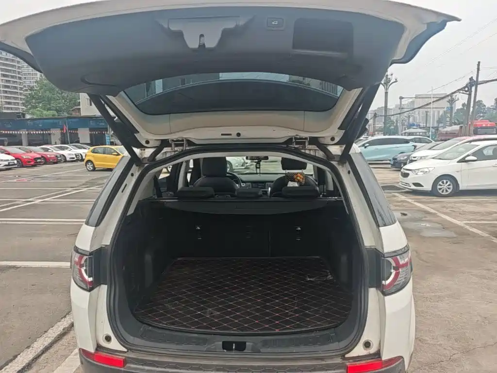 Land Rover Discovery Sport 2017 — фото 19