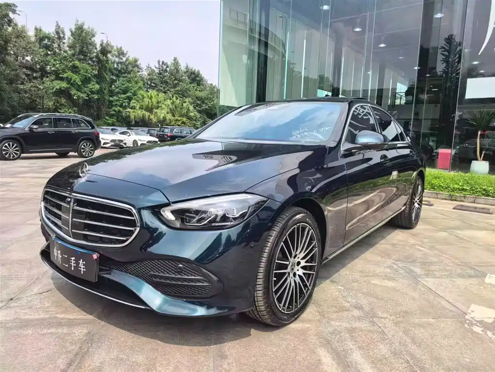 Mercedes-Benz C-Class 2024