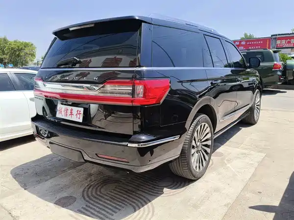 Lincoln Navigator 2022