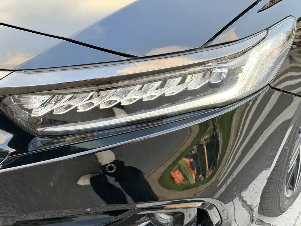 Honda Accord 2022 — фото 13