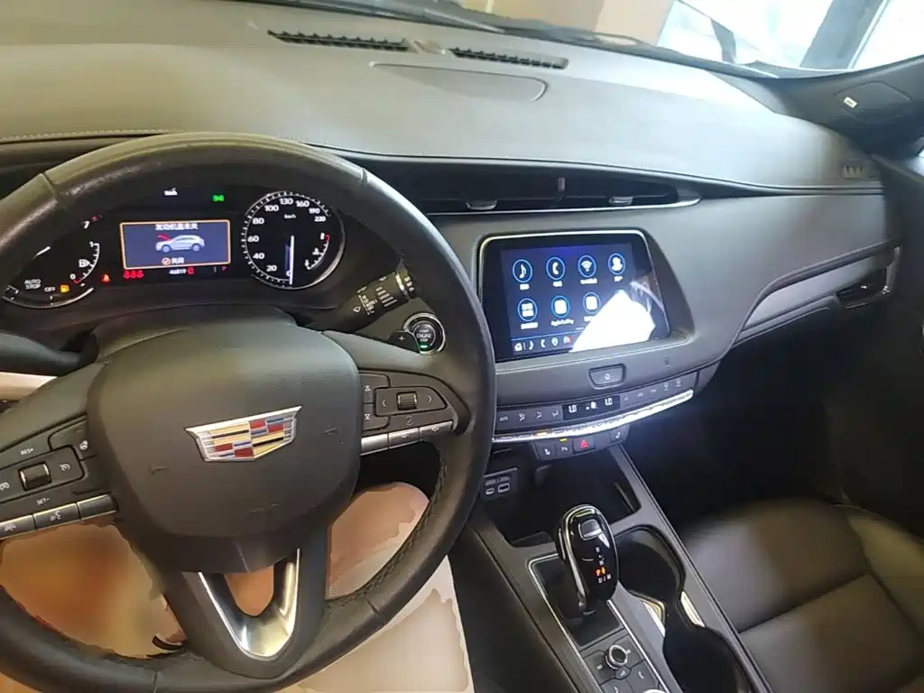 Cadillac XT4 2021 — фото 10
