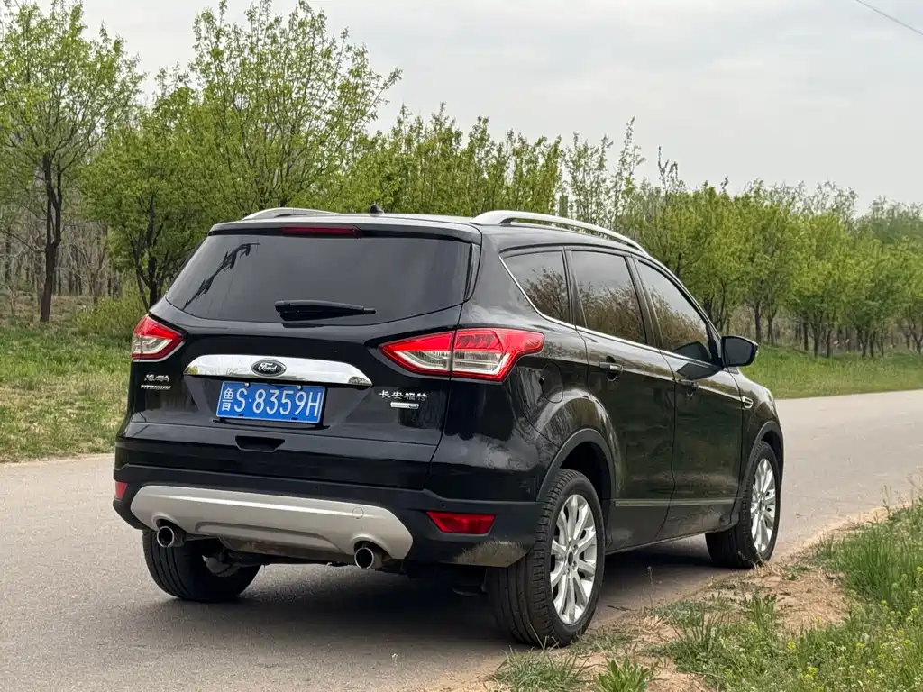 Ford Kuga 2013 — фото 15