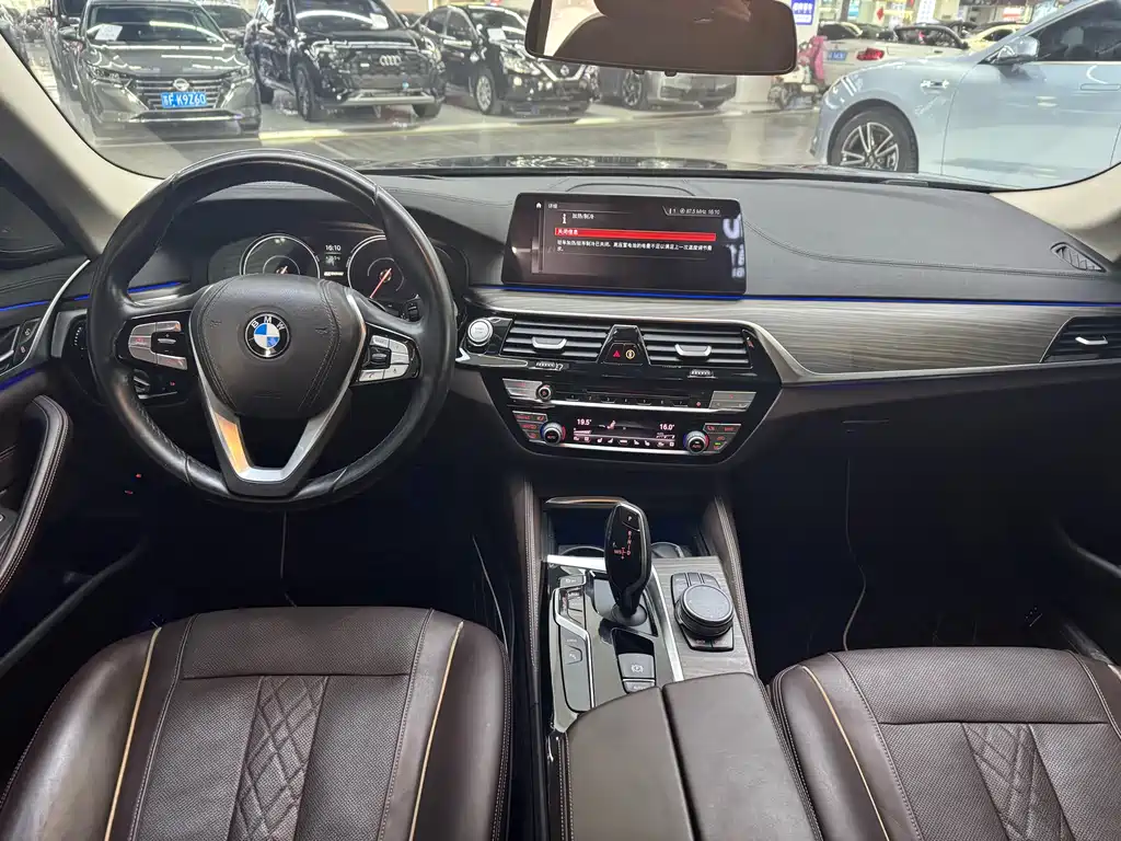 BMW 5 Series New Energy 2018 — фото 10