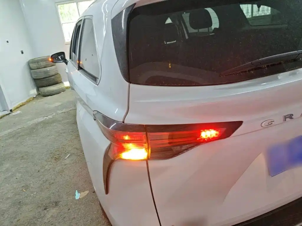 Toyota Granvia 2024