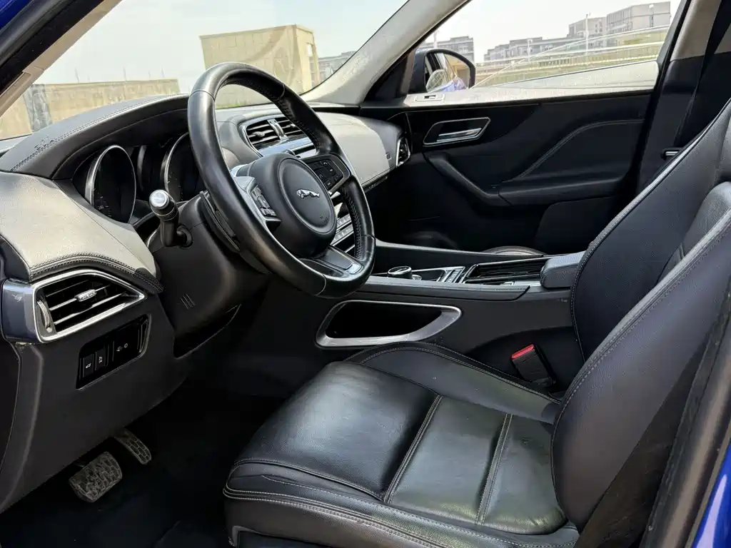 Jaguar F-PACE 2019