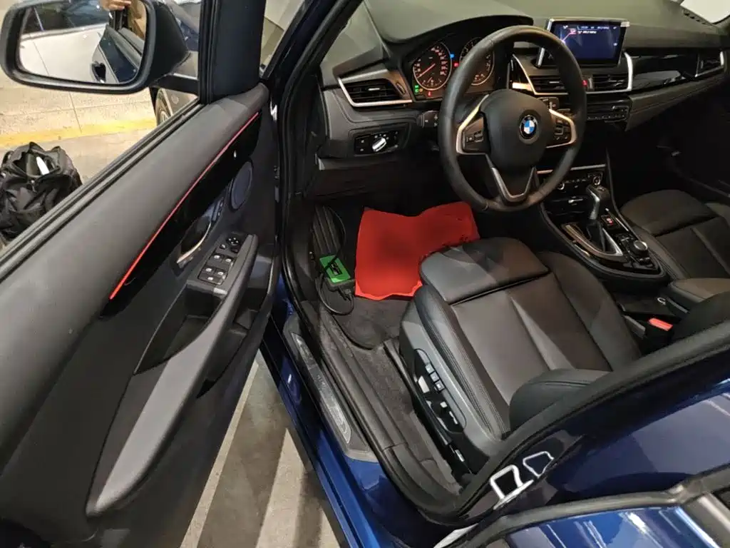 BMW 2 Series Active Tourer 2017 — фото 16