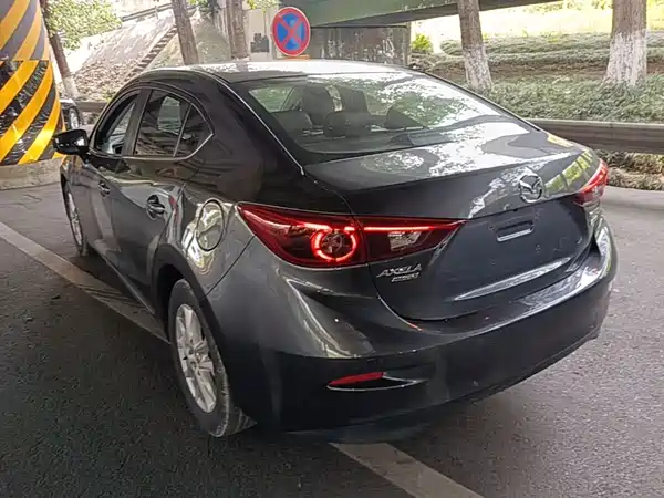 Mazda 3 Axela 2019