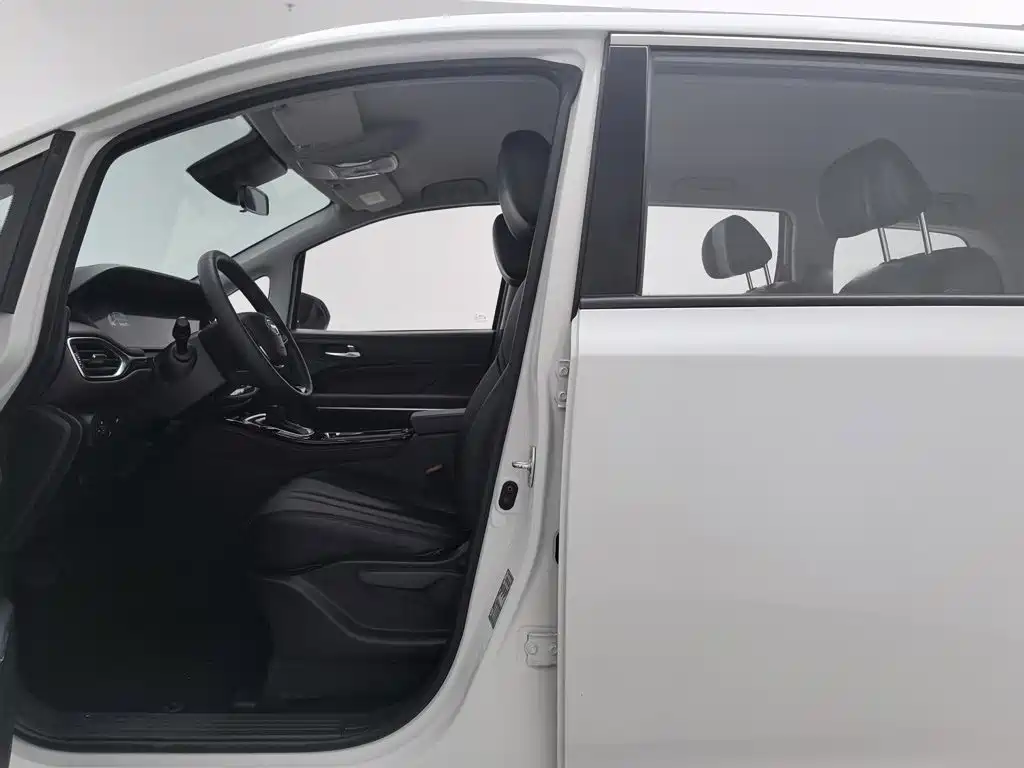 GAC Trumpchi M6 2023 — фото 10
