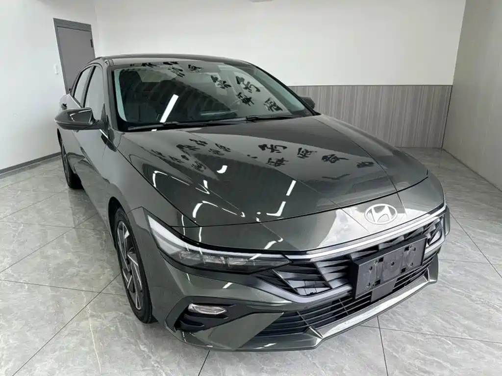 Hyundai Elantra 2024