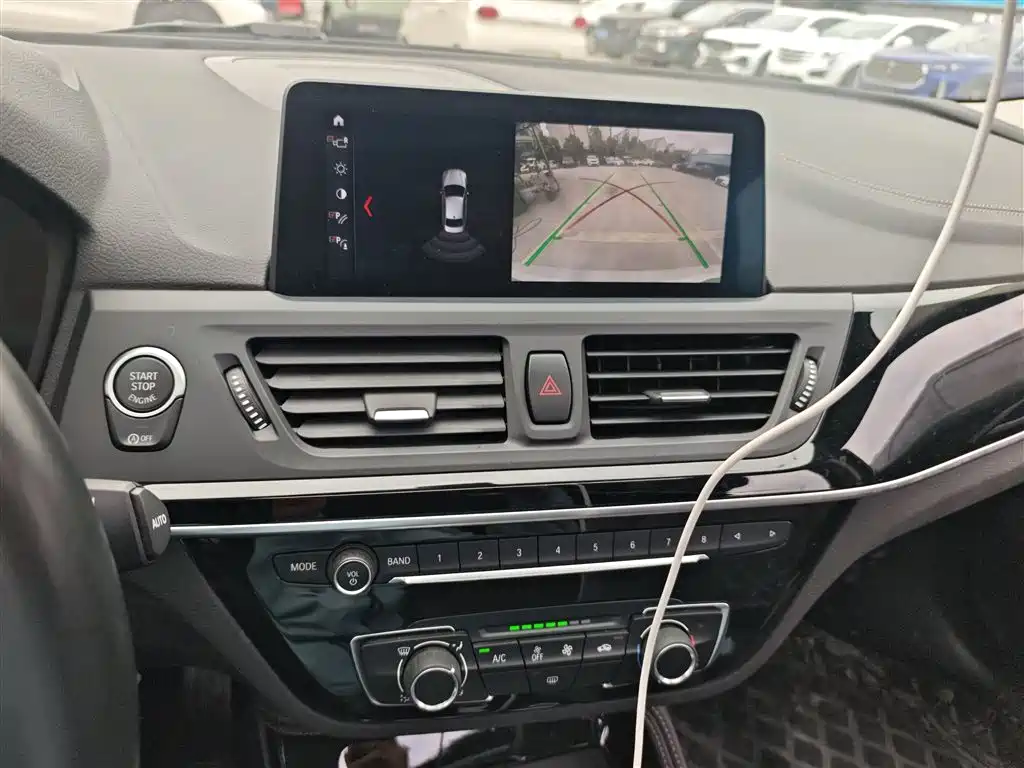 BMW 1 Series 2020 — фото 13