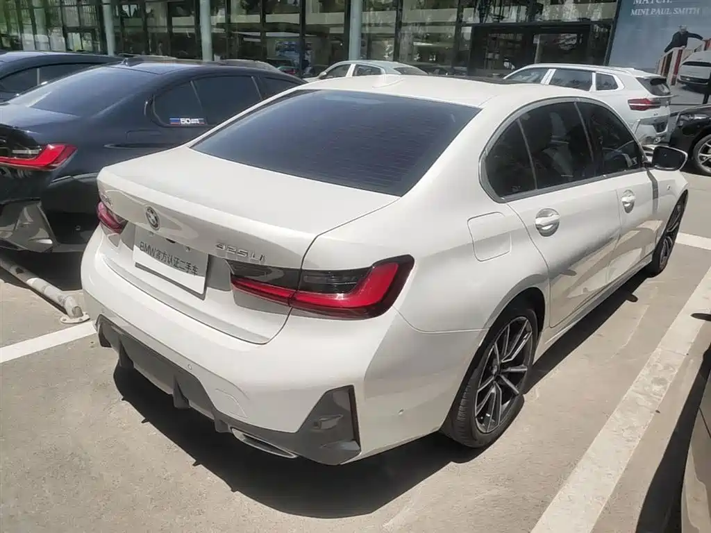 BMW 3 Series 2023 — фото 12