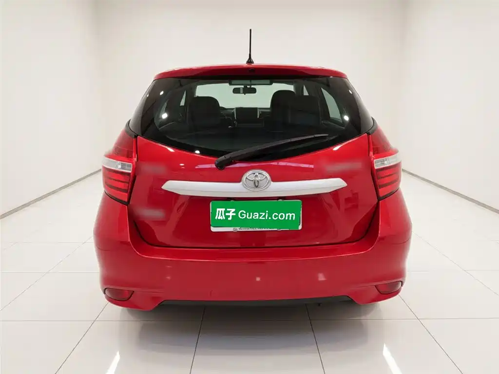 Toyota Yaris L 2017 — фото 6