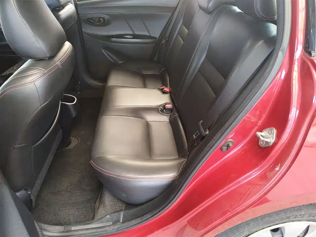 Toyota Yaris L 2017 — фото 17