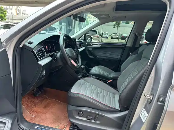 Volkswagen Tiguan L Plug-In Hybrid 2022