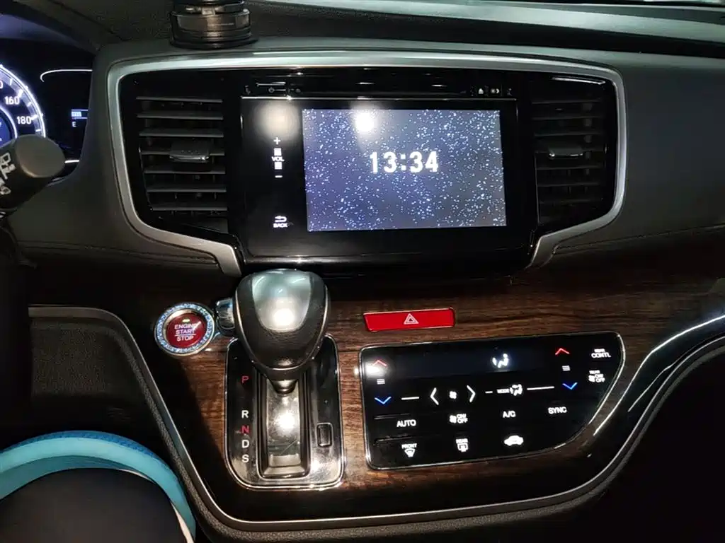 Honda Odyssey 2018 — фото 13
