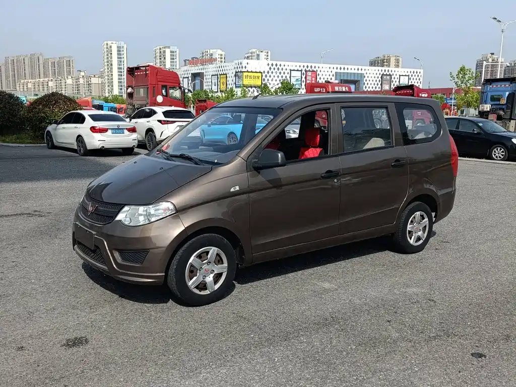 Wuling Hongguang 2018