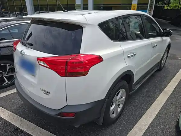 Toyota RAV4 2014