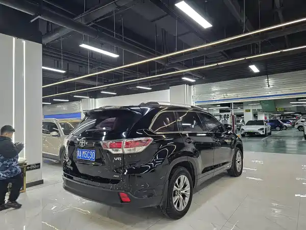 Toyota Highlander 2016