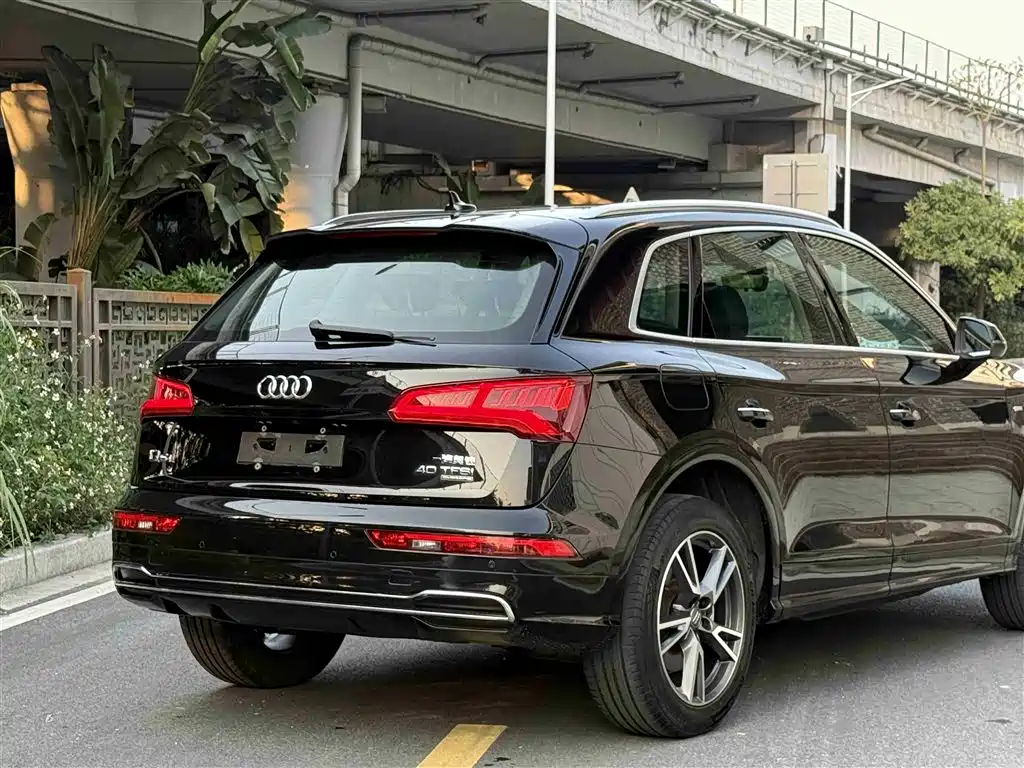 Audi Q5L 2019 — фото 21