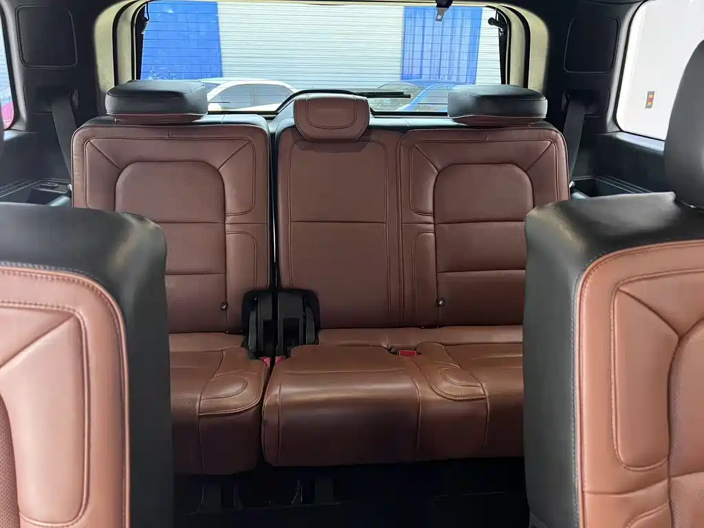 Lincoln Navigator 2019 — фото 12