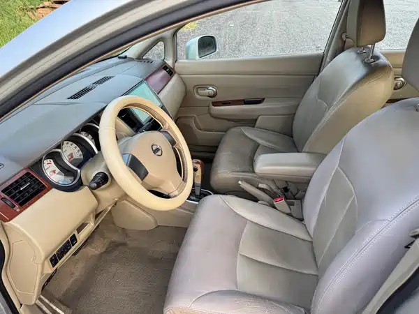 Nissan Tiida 2010