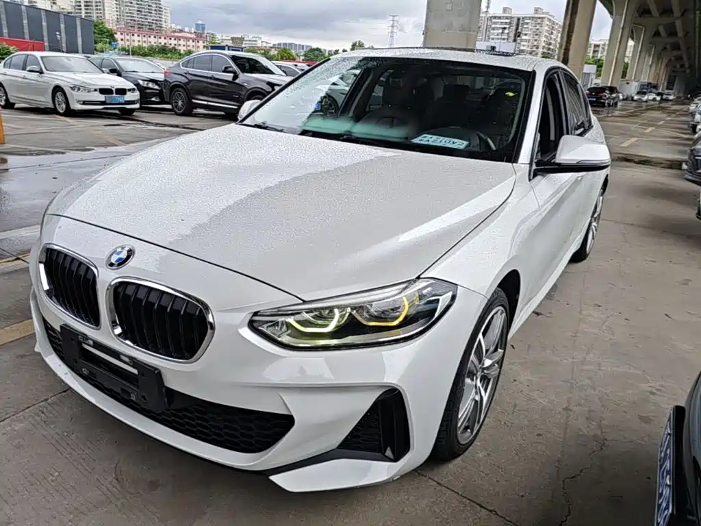 BMW 1 Series 2020 — фото 1