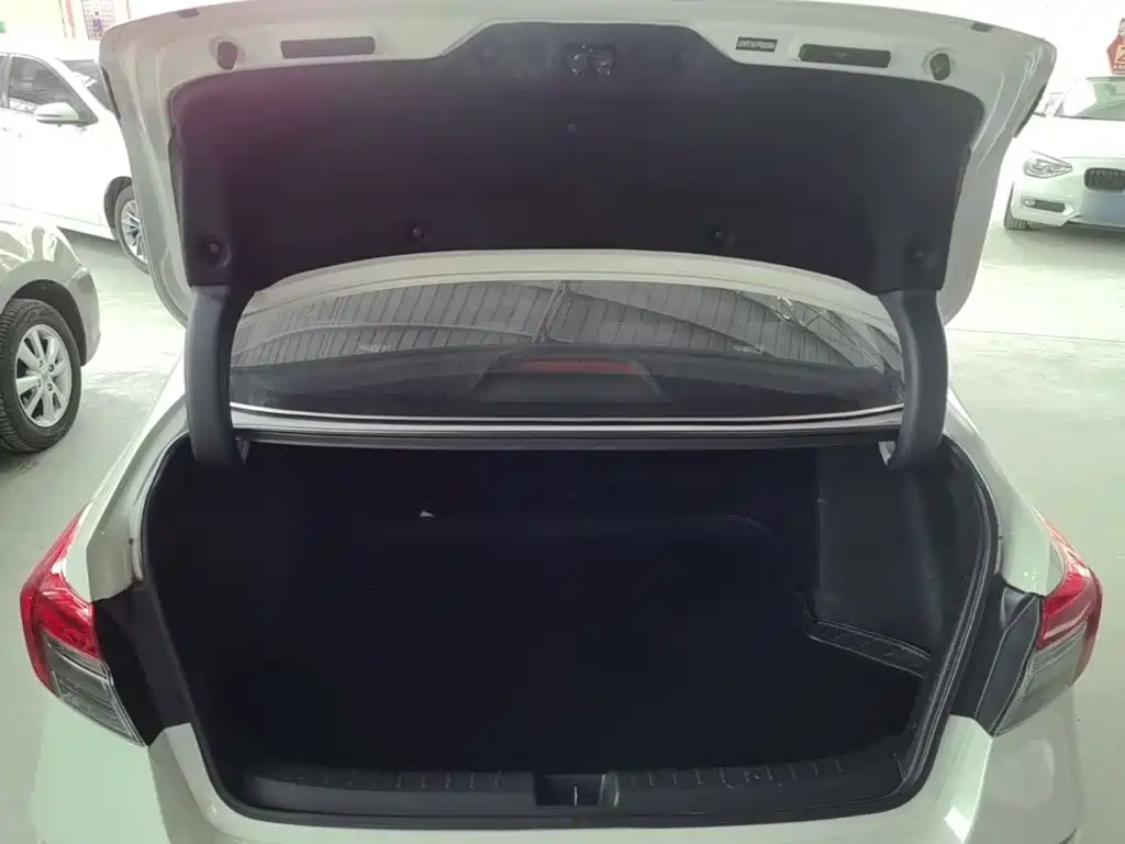 Honda Civic 2022 — фото 18