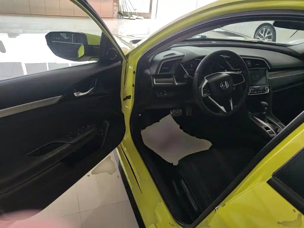 Honda Civic 2020 — фото 16