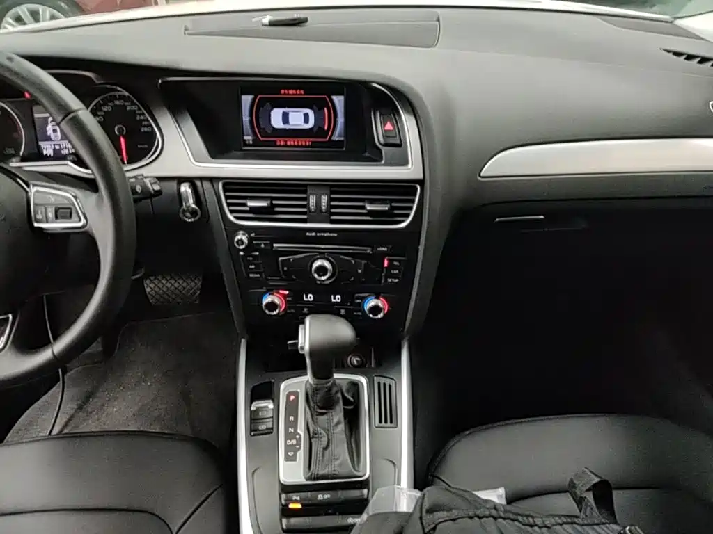 Audi A4L 2015 — фото 13