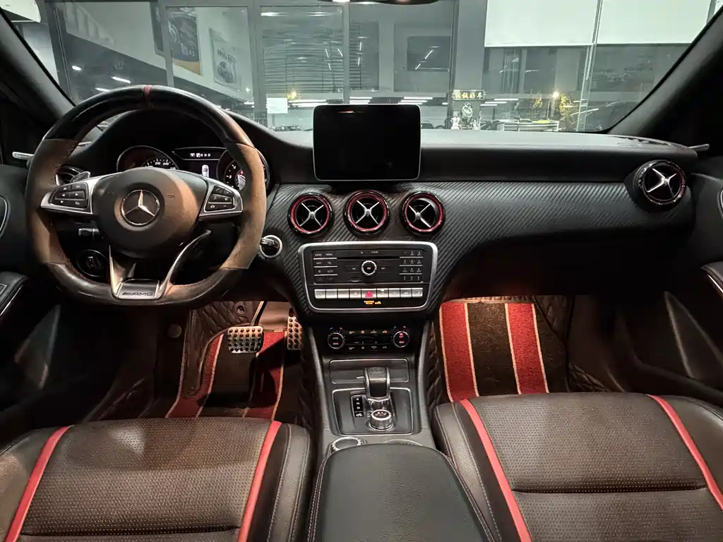 Mercedes-Benz A-Class AMG 2017 — фото 10