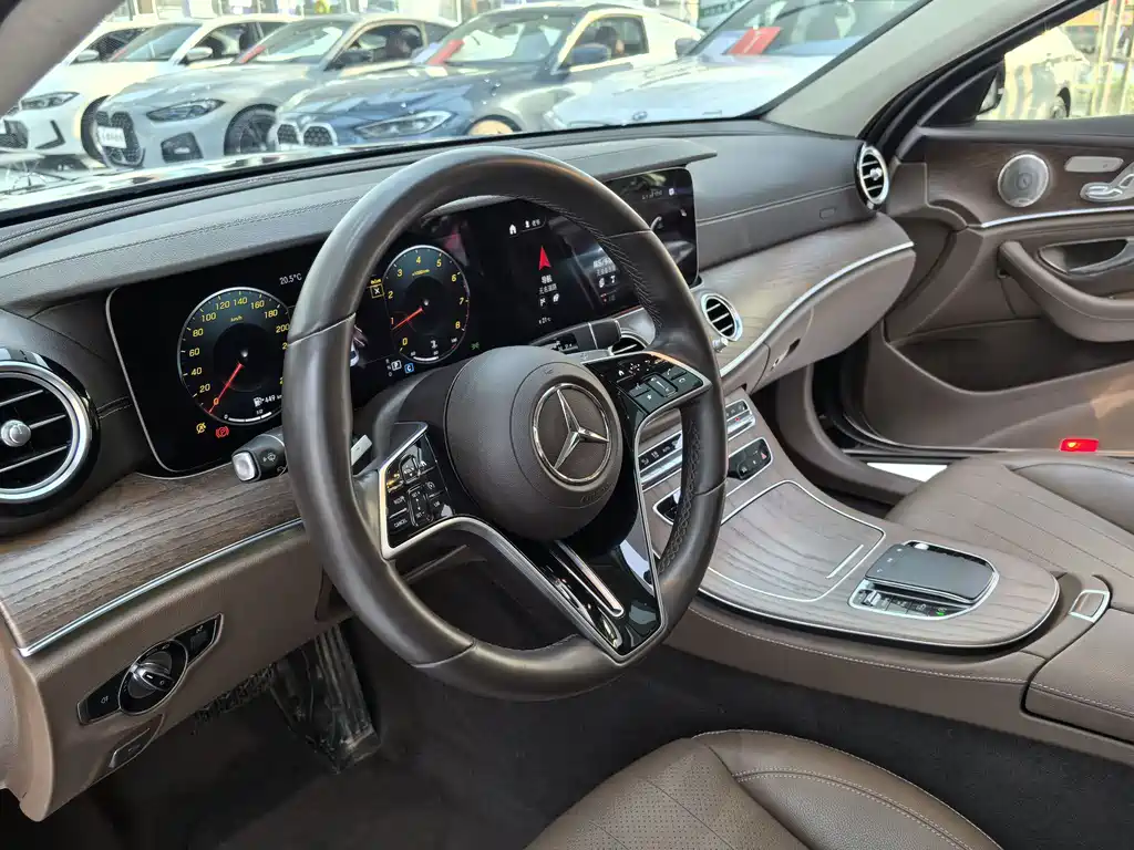 Mercedes-Benz E-Class 2023 — фото 9