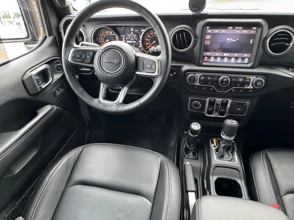 Jeep Wrangler 2019 — фото 13