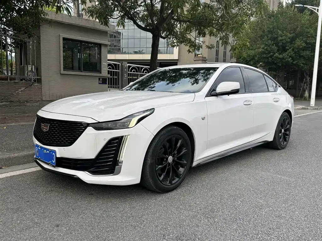 Cadillac CT5 2022 — фото 1