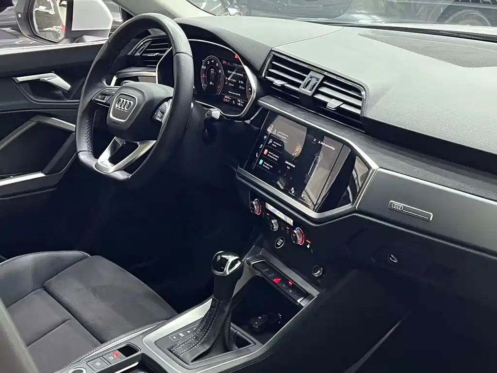 Audi Q3 2022 — фото 22