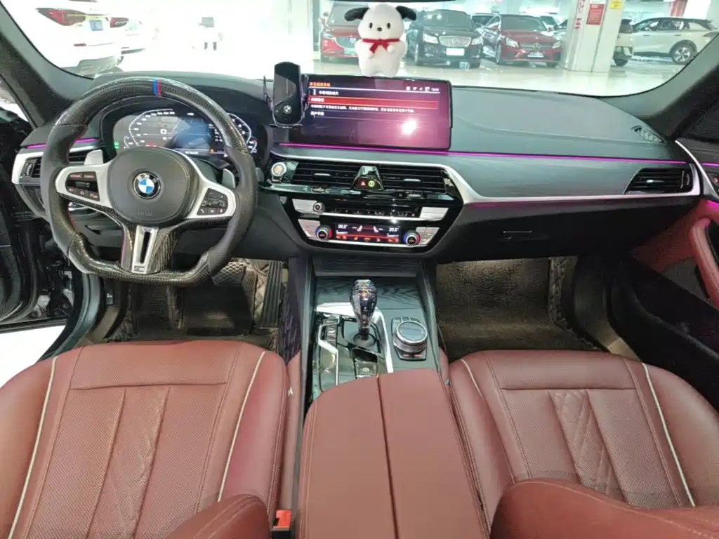 BMW 5 Series 2021 — фото 10