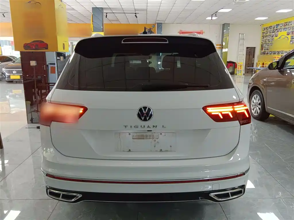 Volkswagen Tiguan L 2023 — фото 6