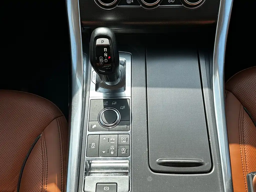 Land Rover Range Rover Sport 2018 — фото 15