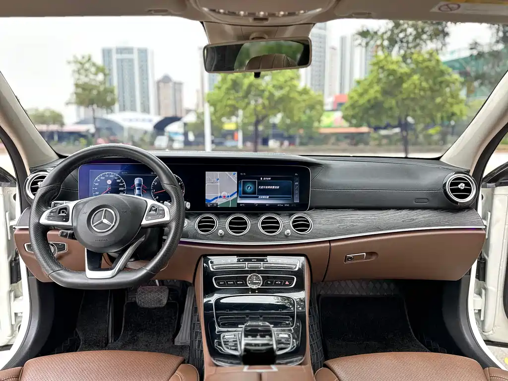 Mercedes-Benz E-Class 2017 — фото 10