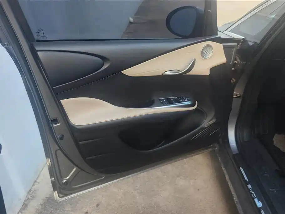 BYD Dolphin 2023