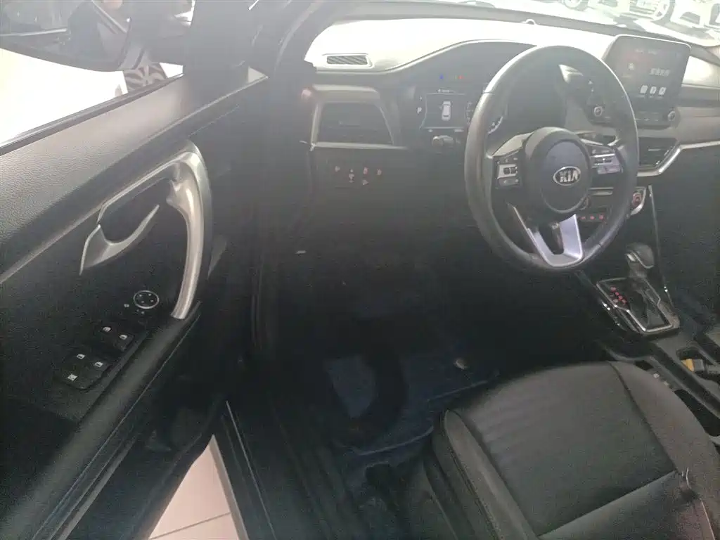 Kia Sportage 2021 — фото 13
