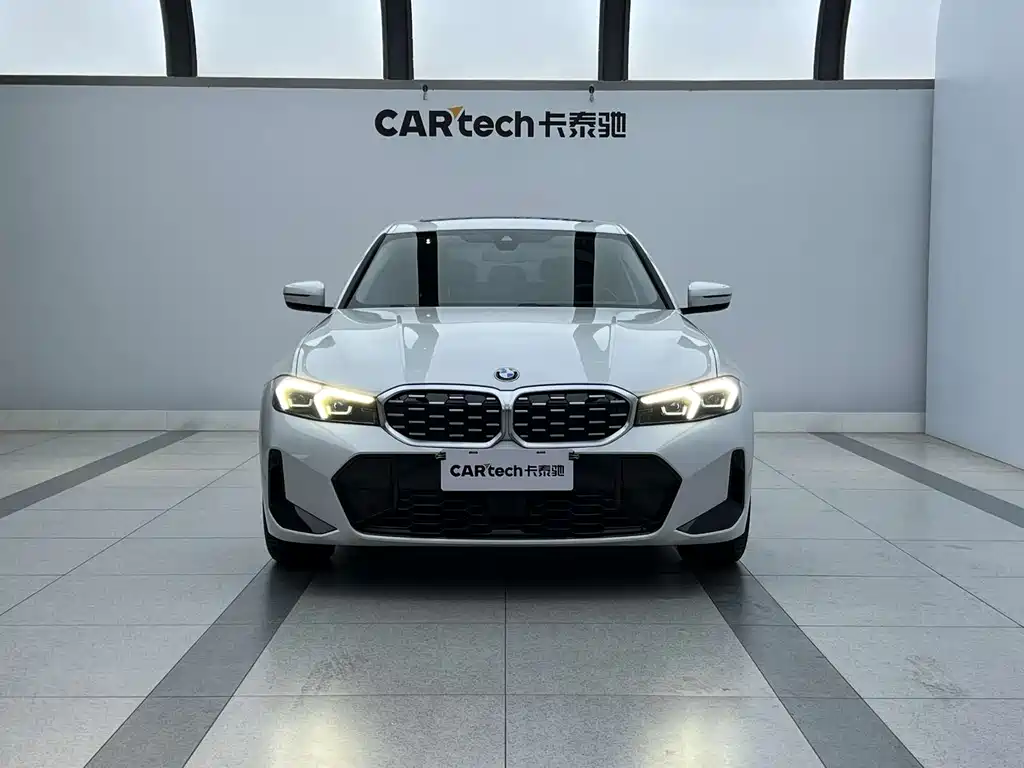 BMW 3 Series 2025 — фото 1